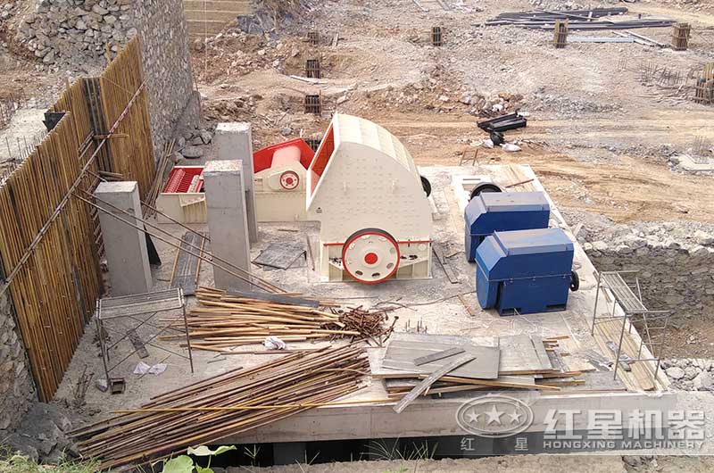 錘式破碎機(jī)生產(chǎn)現(xiàn)場 錘式破碎機(jī)生產(chǎn)現(xiàn)場