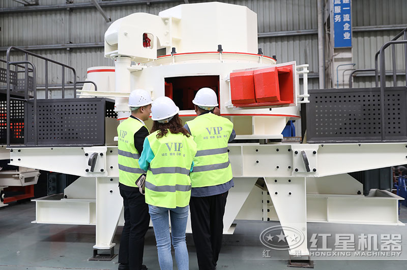 到場(chǎng)參觀 到場(chǎng)參觀