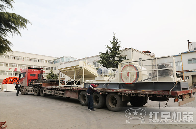 紅星對輥制砂機(jī)發(fā)貨現(xiàn)場 紅星對輥制砂機(jī)發(fā)貨現(xiàn)場
