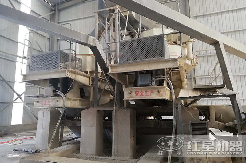 石頭碎砂加工現(xiàn)場 石頭碎砂加工現(xiàn)場