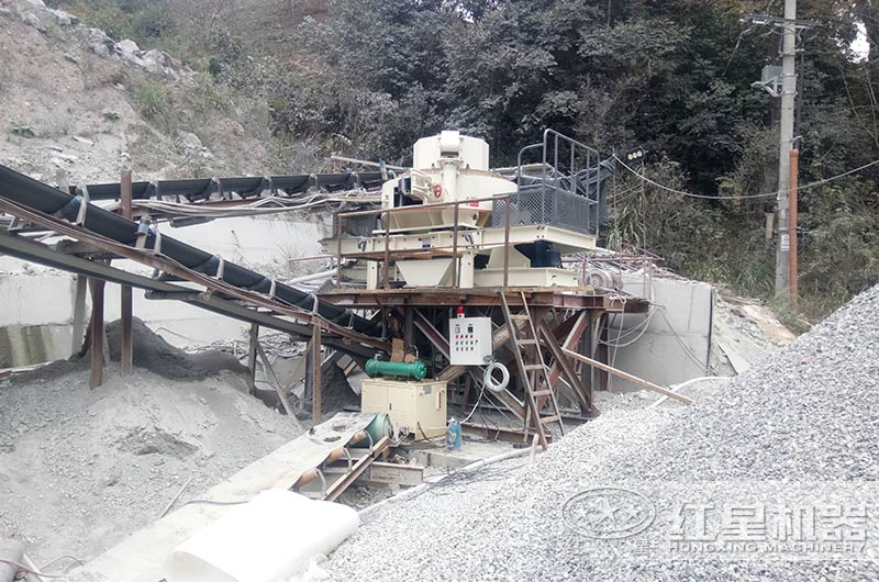 瓜米石制砂加工現(xiàn)場 瓜米石制砂加工現(xiàn)場